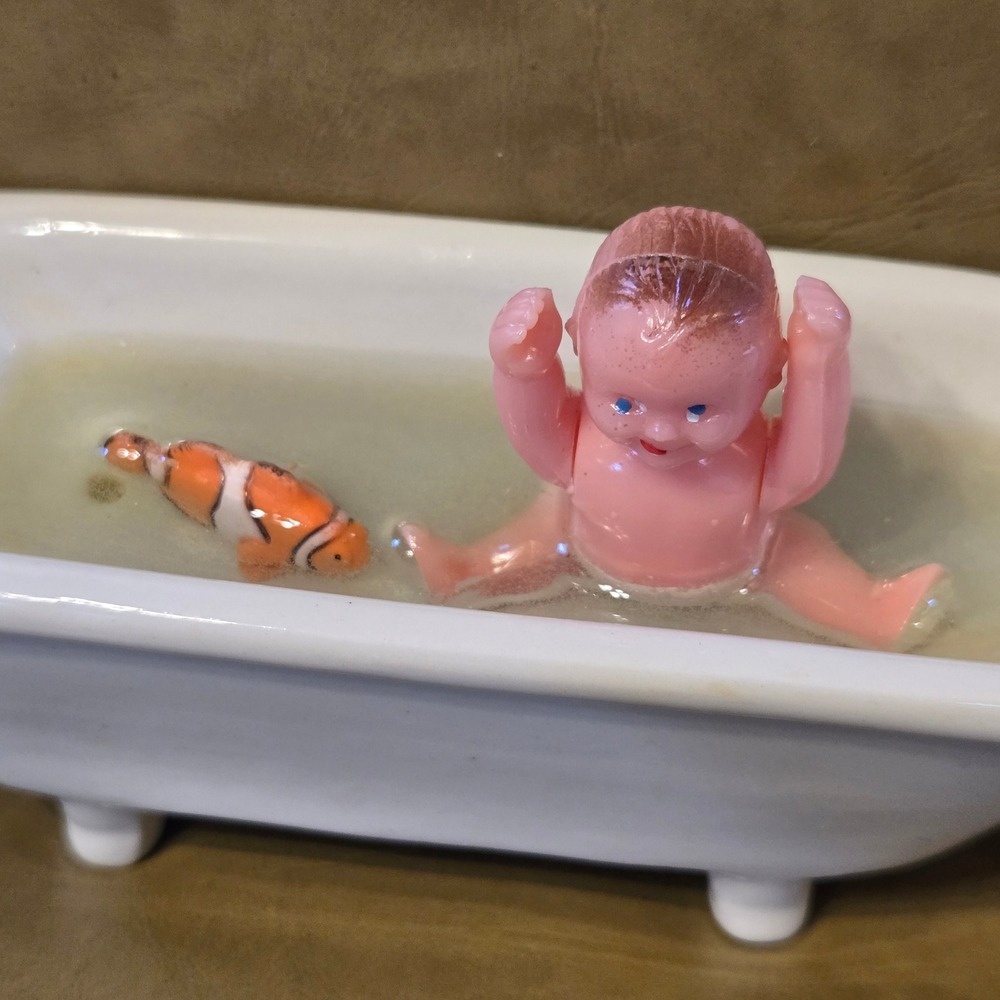 Custom MCM Ceramic Bathtub Figurine 5.5x2" 50s Baby Clownfish Collectible Decor‎